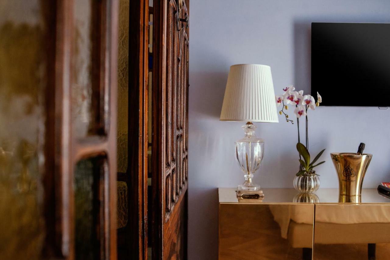 Palazzo Dei Grifoni - Luxury Suites - San Benedetto del Tronto Ngoại thất bức ảnh